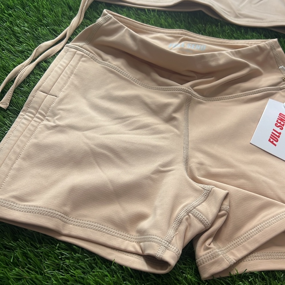 Full Send fitness women’s biker shorts and top. NWT size Xs/small - Picture 6 of 8
